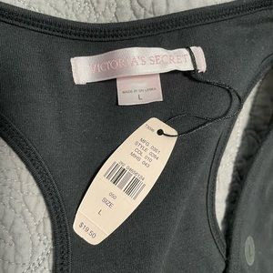 ❤️VS Sport Tank top built in bra Lg
